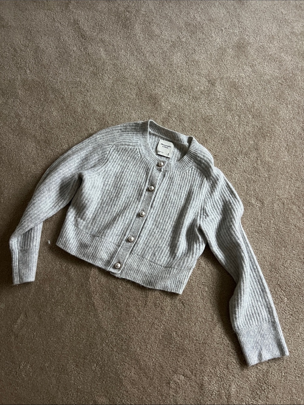 Abercrombie Women’s Gray Ribbed Button-Front Sweater Cardigan